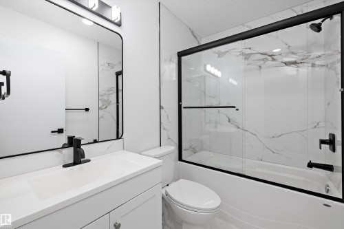 84 Willowdale Place Nw, Edmonton, AB - Indoor Photo Showing Bathroom