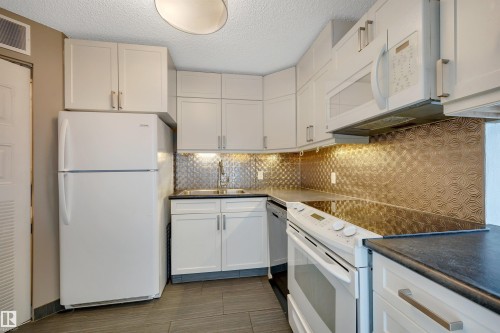 #2001 10149 Saskatchewan Dr Nw, Edmonton, AB - Indoor Photo Showing Kitchen