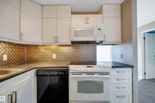 #2001 10149 Saskatchewan Dr Nw, Edmonton, AB - Indoor Photo Showing Kitchen