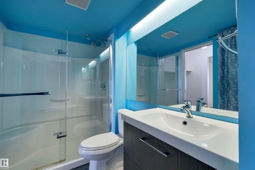 #2001 10149 Saskatchewan Dr Nw, Edmonton, AB - Indoor Photo Showing Bathroom
