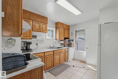 9706 159 Street Nw, Edmonton, AB - Indoor Photo Showing Kitchen