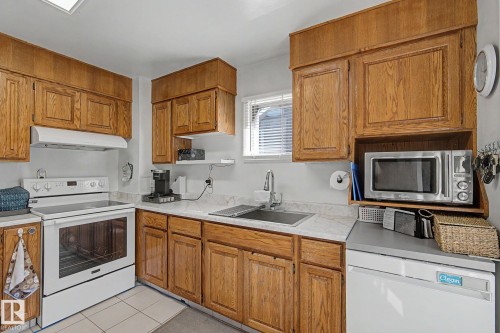 9706 159 Street Nw, Edmonton, AB - Indoor Photo Showing Kitchen