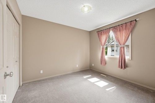 #60 1128 156 St Nw, Edmonton, AB - Indoor Photo Showing Other Room