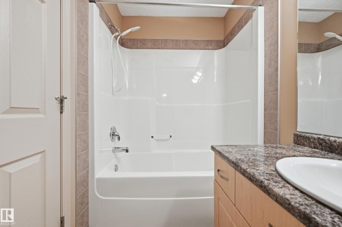 #60 1128 156 St Nw, Edmonton, AB - Indoor Photo Showing Bathroom