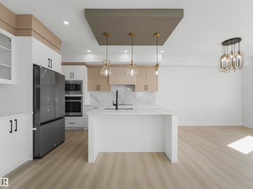 760 32 Street Sw, Edmonton, AB - Indoor Photo Showing Kitchen With Upgraded Kitchen
