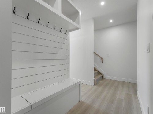 760 32 Street Sw, Edmonton, AB - Indoor Photo Showing Other Room