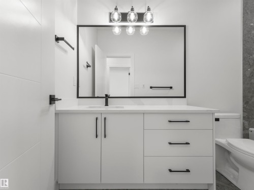 760 32 Street Sw, Edmonton, AB - Indoor Photo Showing Bathroom