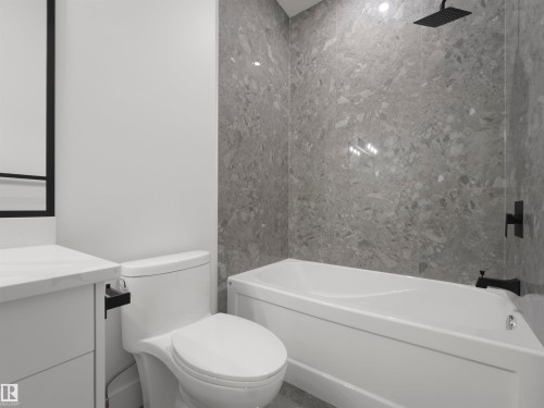 760 32 Street Sw, Edmonton, AB - Indoor Photo Showing Bathroom