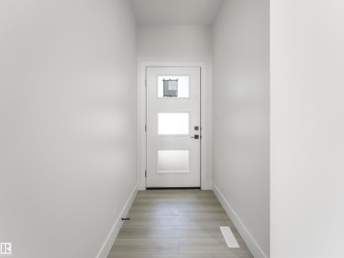 760 32 Street Sw, Edmonton, AB - Indoor Photo Showing Other Room