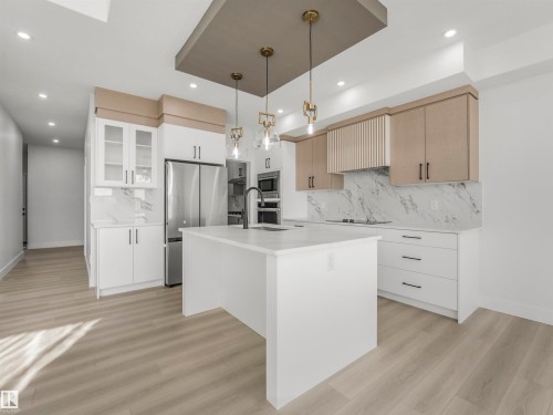 760 32 Street Sw, Edmonton, AB - Indoor Photo Showing Kitchen With Upgraded Kitchen