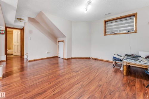 5119 157 Avenue Nw, Edmonton, AB - Indoor