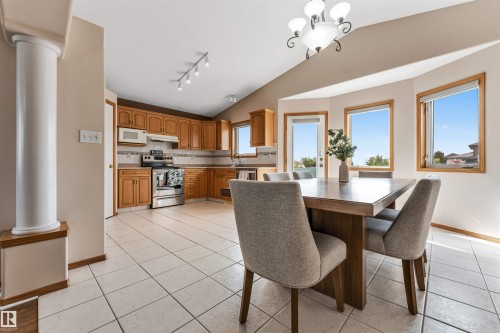 5119 157 Avenue Nw, Edmonton, AB - Indoor Photo Showing Dining Room