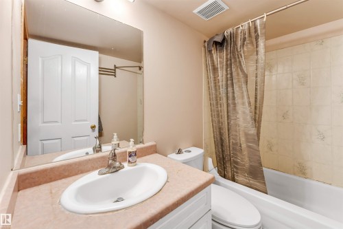 5119 157 Avenue Nw, Edmonton, AB - Indoor Photo Showing Bathroom