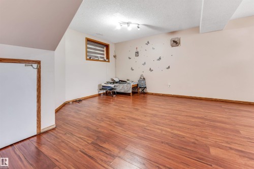 5119 157 Avenue Nw, Edmonton, AB - Indoor Photo Showing Other Room