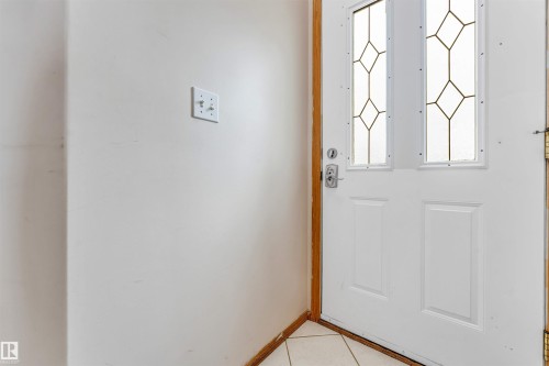 5119 157 Avenue Nw, Edmonton, AB - Indoor Photo Showing Other Room