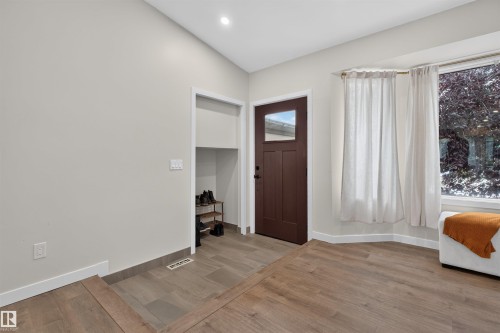 4216 49 Avenue, Beaumont, AB - Indoor Photo Showing Other Room