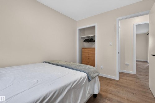 4216 49 Avenue, Beaumont, AB - Indoor Photo Showing Bedroom