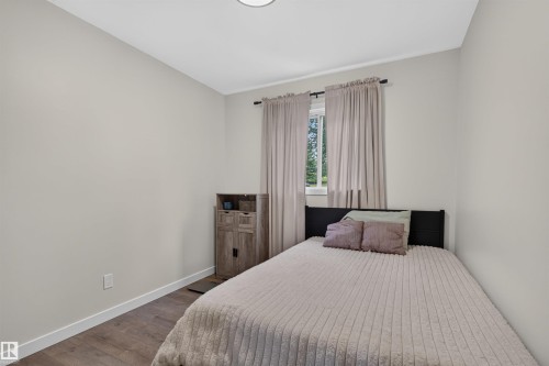 4216 49 Avenue, Beaumont, AB - Indoor Photo Showing Bedroom