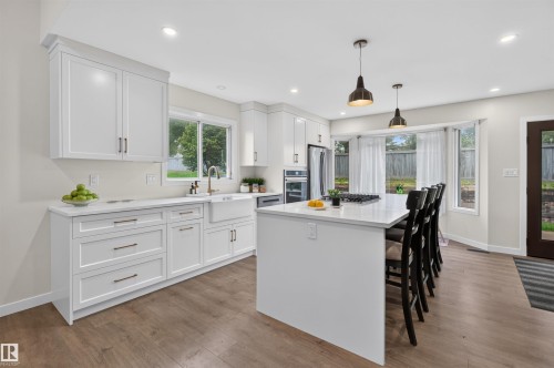 4216 49 Avenue, Beaumont, AB - Indoor Photo Showing Kitchen With Upgraded Kitchen