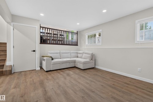 4216 49 Avenue, Beaumont, AB - Indoor