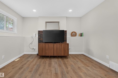 4216 49 Avenue, Beaumont, AB - Indoor Photo Showing Other Room