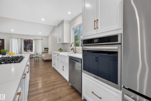 4216 49 Avenue, Beaumont, AB - Indoor Photo Showing Kitchen With Upgraded Kitchen