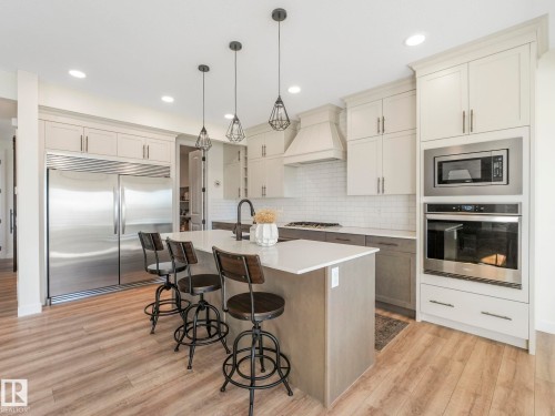 6613 62 Avenue, Beaumont, AB - Indoor Photo Showing Kitchen With Upgraded Kitchen