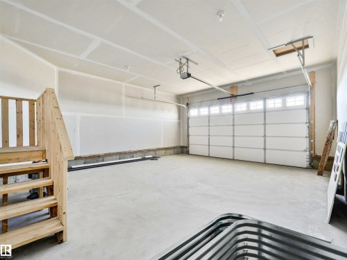 #2 7800 94 St, Morinville, AB - Indoor Photo Showing Garage