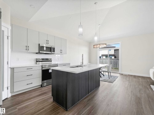 #2 7800 94 St, Morinville, AB - Indoor Photo Showing Kitchen With Upgraded Kitchen