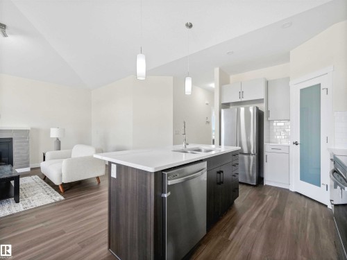 #2 7800 94 St, Morinville, AB - Indoor Photo Showing Kitchen With Double Sink With Upgraded Kitchen