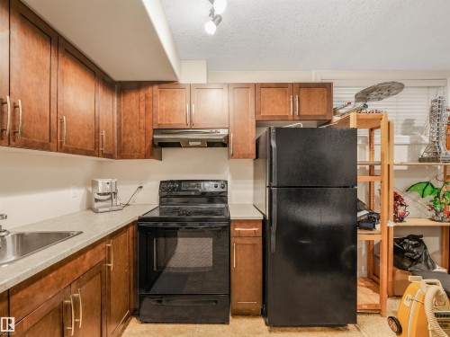 10230 148 Street Nw, Edmonton, AB - Indoor Photo Showing Kitchen