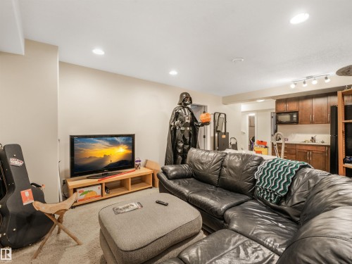 10230 148 Street Nw, Edmonton, AB - Indoor