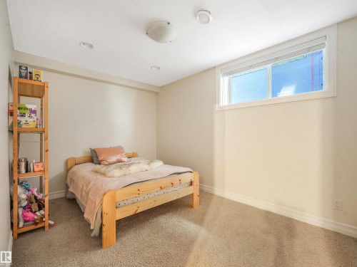 10230 148 Street Nw, Edmonton, AB - Indoor Photo Showing Bedroom