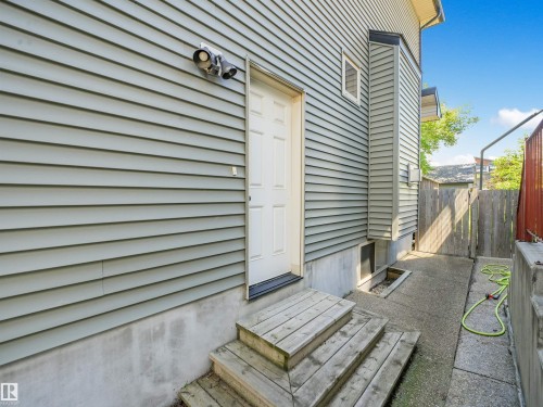 10230 148 Street Nw, Edmonton, AB - Outdoor