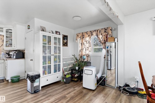 5815 136 Avenue Nw, Edmonton, AB - Indoor