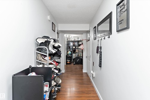 5815 136 Avenue Nw, Edmonton, AB - Indoor Photo Showing Other Room