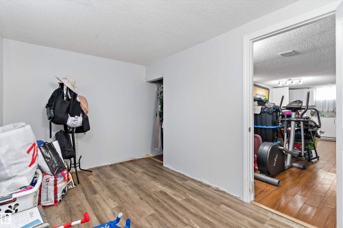 5815 136 Avenue Nw, Edmonton, AB - Indoor