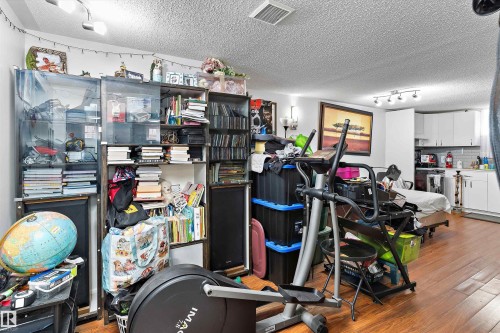 5815 136 Avenue Nw, Edmonton, AB - Indoor Photo Showing Gym Room