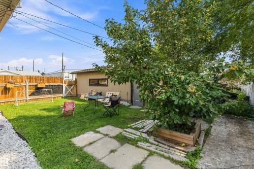 5815 136 Avenue Nw, Edmonton, AB - Outdoor