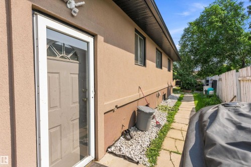 5815 136 Avenue Nw, Edmonton, AB - Outdoor With Exterior