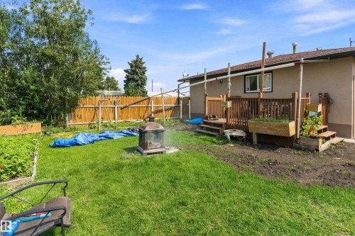 5815 136 Avenue Nw, Edmonton, AB - Outdoor With Backyard