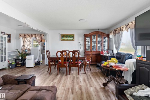 5815 136 Avenue Nw, Edmonton, AB - Indoor