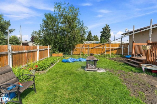5815 136 Avenue Nw, Edmonton, AB - Outdoor With Backyard