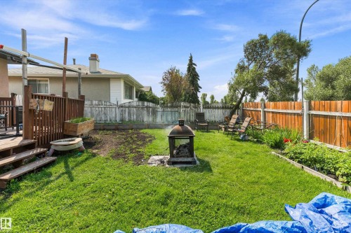5815 136 Avenue Nw, Edmonton, AB - Outdoor With Backyard