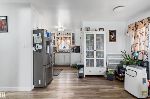 5815 136 Avenue Nw, Edmonton, AB - Indoor Photo Showing Other Room