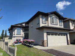 1452 36A Avenue NW  Edmonton, AB T6T 0J2