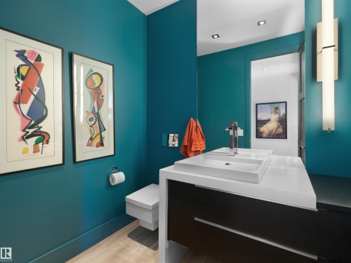 703 Dalhousie Way Nw, Edmonton, AB - Indoor Photo Showing Bathroom