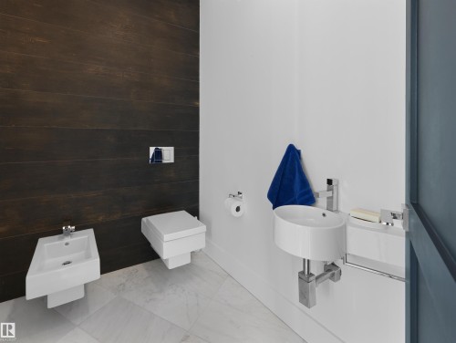 703 Dalhousie Way Nw, Edmonton, AB - Indoor Photo Showing Bathroom