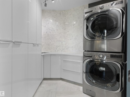 703 Dalhousie Way Nw, Edmonton, AB - Indoor Photo Showing Laundry Room