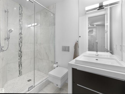 703 Dalhousie Way Nw, Edmonton, AB - Indoor Photo Showing Bathroom